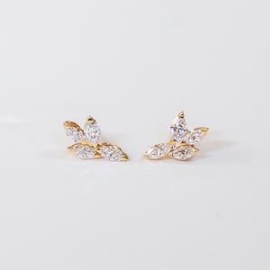 Boucles d’oreille Fée en or rouge 18 carats et diamants taille navettes, pour femme, collection la Joaillerie.