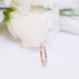 Alliance or rouge 18 carats et diamants 0,68cts, pour femme, collection Mariage.